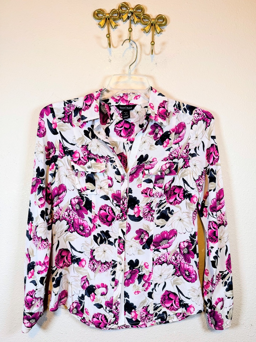 White House Black Market Ivory Button-Down Shirt w/Pink Floral Print. Size 4